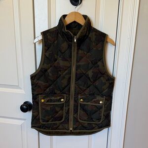 J. Crew retail small S Camouflage Quilted excursion Vest classic camo